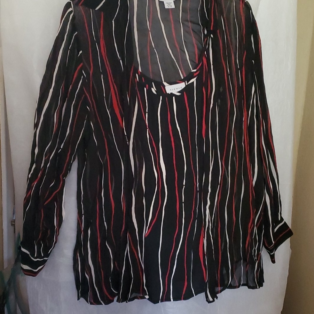 Tops - Picture 3 of 3